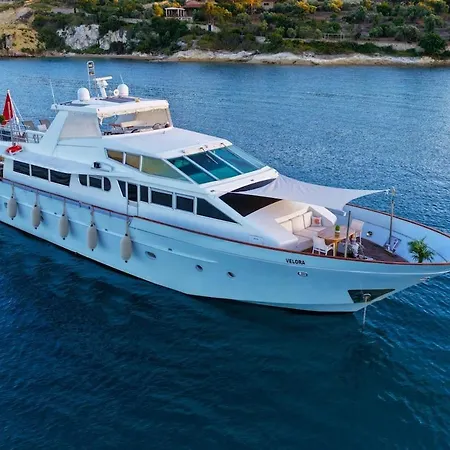 Botel 27m Benetti Luxury Yacht In *