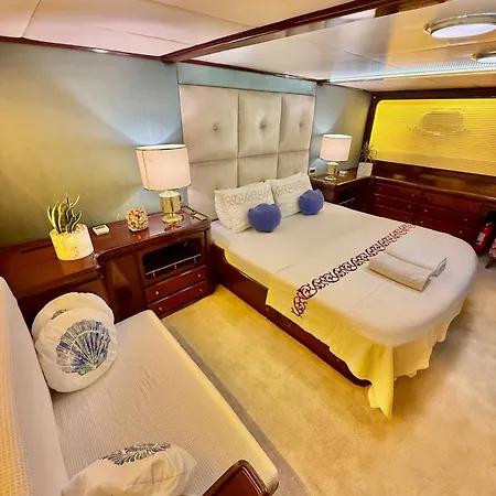 27m Benetti Luxury Yacht In * Çeşme