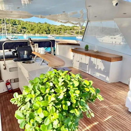 27m Benetti Luxury Yacht In * Çeşme