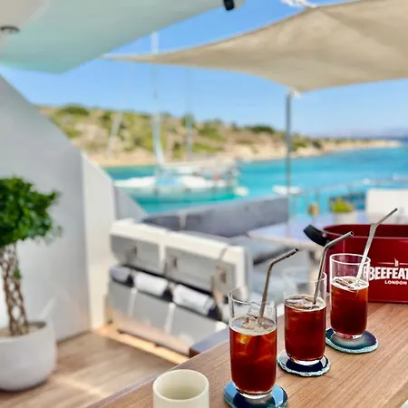 27m Benetti Luxury Yacht In Botel Çeşme