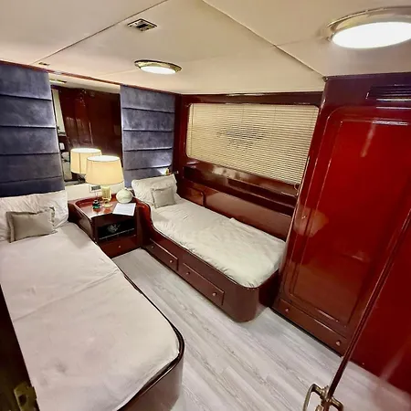 27m Benetti Luxury Yacht In Botel Çeşme